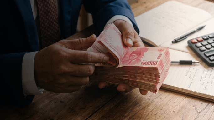 Tax Refunds Plunge 37 Percent Through August 2026